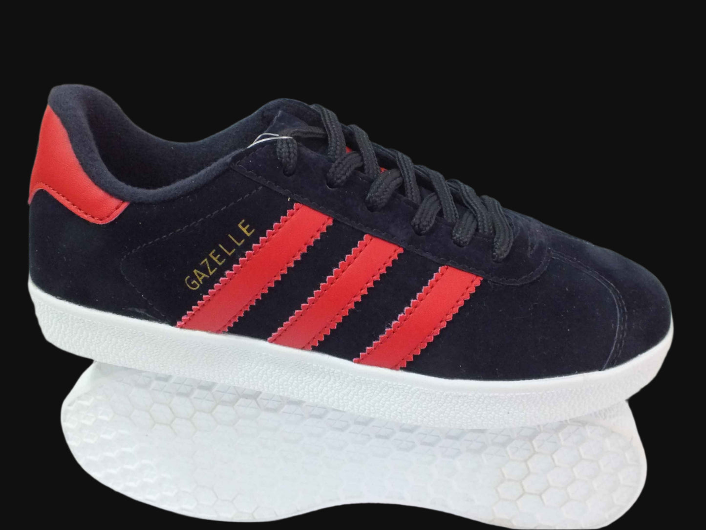 Жіночі кросівки Adidas Gazelle в наявності 37 та 39 розмір   00209