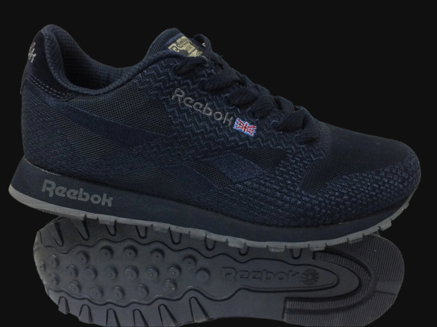 Чоловічі кросівки Reebok Classic в наявності 37 та 38 розмір   00240