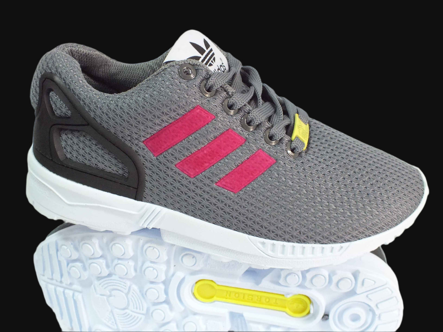 Жіночі кросівки Adidas TORSION в наявності 36 38 39 розмір   00252