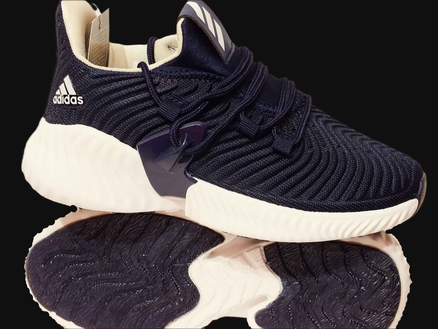 Чоловічі кросівки Adidas в наявності 37 38 39 розмір   00339